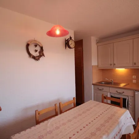 Montagnard 2 Pieces + Cabine, 6 Pers, Balcon Sud, Proche Pistes Et Commerces - Fr-1-293-112 Apartment