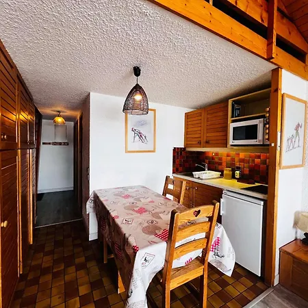 Montagnard 2 Pieces + Cabine, 6 Pers, Balcon Sud, Proche Pistes Et Commerces - Fr-1-293-112 * Les Saisies