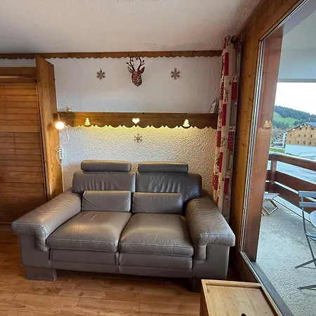 Montagnard 2 Pieces + Cabine, 6 Pers, Balcon Sud, Proche Pistes Et Commerces - Fr-1-293-112 *