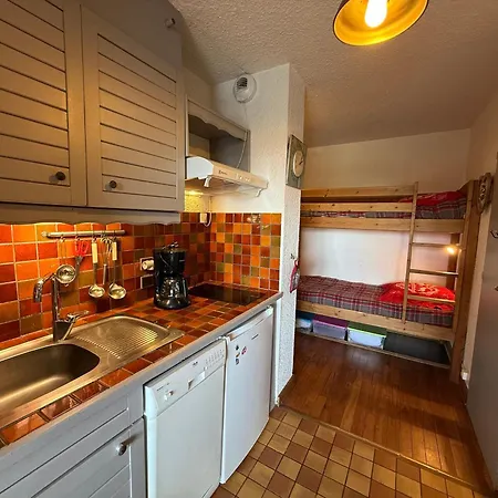 Montagnard 2 Pieces + Cabine, 6 Pers, Balcon Sud, Proche Pistes Et Commerces - Fr-1-293-112 Apartment *