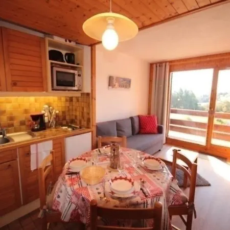 Montagnard 2 Pieces + Cabine, 6 Pers, Balcon Sud, Proche Pistes Et Commerces - Fr-1-293-112 *